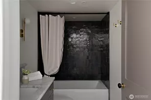 2929 1st Ave, Seattle, WA 98121 - Photo 32