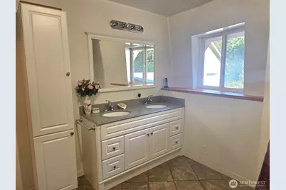 17230 Jonas Hill Lane SE, Rainier, WA 98576 - Photo 18