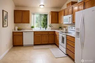 627 Brookdale Rd E, Tacoma, WA 98445 - Photo 4