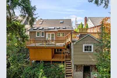 2650 Walnut Avenue SW, Seattle, WA 98116 - Photo 32