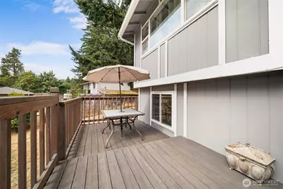 203 W Seattle Street, Rainier, WA 98576 - Photo 4
