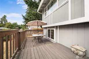 203 W Seattle St, Rainier, WA 98576 - Photo 4