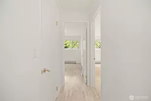 914 6th Ave N, Seattle, WA 98109 - Photo 30