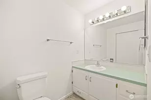 914 6th Ave N, Seattle, WA 98109 - Photo 36