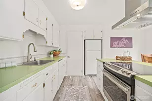 914 6th Ave N, Seattle, WA 98109 - Photo 26
