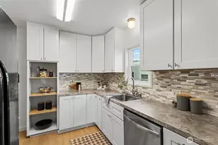 1111 N 76th St, Seattle, WA 98103 - Photo 8