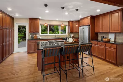 1333 98th Avenue NE, Clyde Hill, WA 98004 - Photo 12