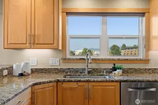 705 N State St, Bellingham, WA 98225 - Photo 12
