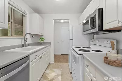 14130 17th Place #C3, Bellevue, WA 98007 - Photo 10