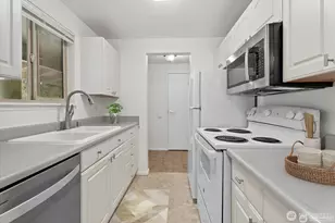 14130 17th Pl, Bellevue, WA 98007 - Photo 10