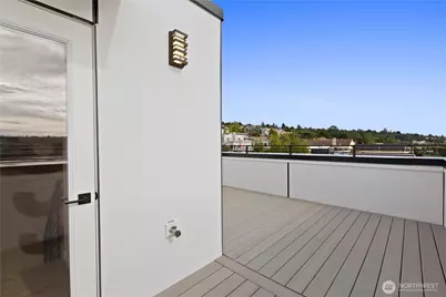 2328 Franklin Avenue E #D, Seattle, WA 98102 - Photo 36