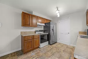 902 Peters Pl, Everett, WA 98208 - Photo 10