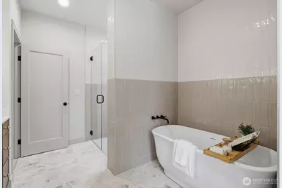 11732 38th Avenue NE #B, Seattle, WA 98115 - Photo 12