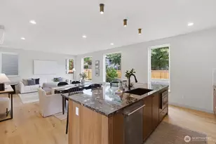 11732 38th Ave NE, Seattle, WA 98115 - Photo 6