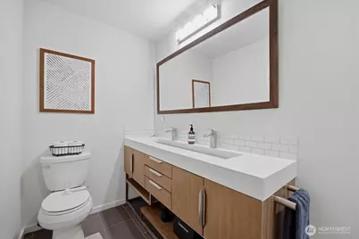 2568 13th Avenue W, Seattle, WA 98119 - Photo 16