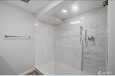 2568 13th Avenue W, Seattle, WA 98119 - Photo 20