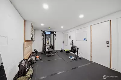 2568 13th Avenue W, Seattle, WA 98119 - Photo 18