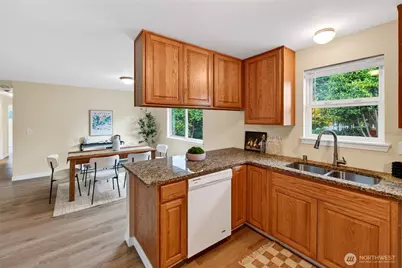 11618 Roseberg Avenue S, Seattle, WA 98168 - Photo 12