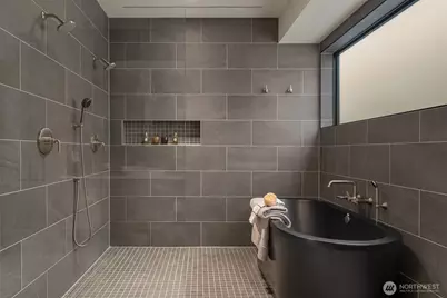 1502 Palm Avenue SW, Seattle, WA 98116 - Photo 24