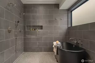 1502 Palm Ave SW, Seattle, WA 98116 - Photo 24