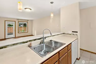 5844 NE 75th St, Seattle, WA 98115 - Photo 12