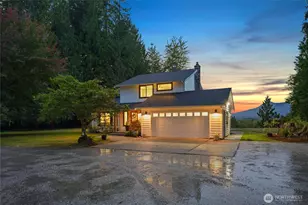 12527 Huckleberry Ln, Arlington, WA 98223 - Photo 2