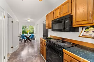731 19th Ave, Seattle, WA 98122 - Photo 8
