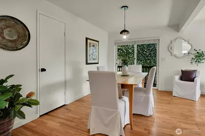 2353 Federal Avenue E, Seattle, WA 98102 - Photo 6