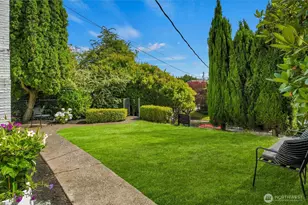 2353 Federal Ave E, Seattle, WA 98102 - Photo 2