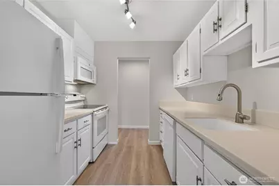 2858 32nd Avenue W #202, Seattle, WA 98199 - Photo 4