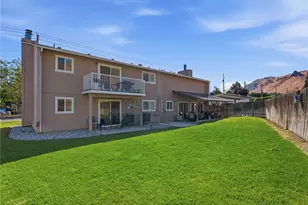 128 S Western Ave, Wenatchee, WA 98801 - Photo 4