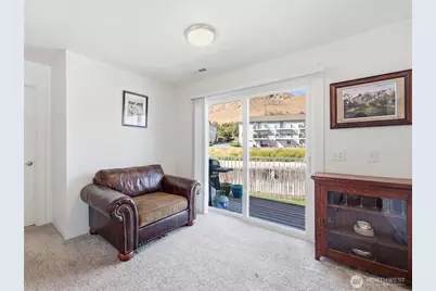 128 S Western Avenue #1, Wenatchee, WA 98801 - Photo 34