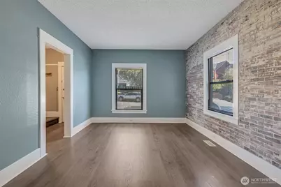 6747 Alonzo Avenue NW, Seattle, WA 98117 - Photo 2