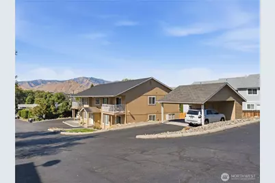 1011 D N Baker Avenue #D, East Wenatchee, WA 98802 - Photo 2