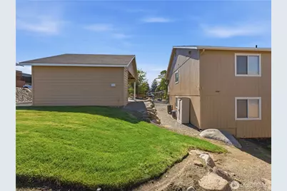 1011 D N Baker Avenue #D, East Wenatchee, WA 98802 - Photo 8
