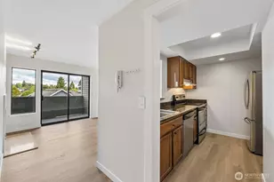 8816 Nesbit Ave N, Seattle, WA 98103 - Photo 12