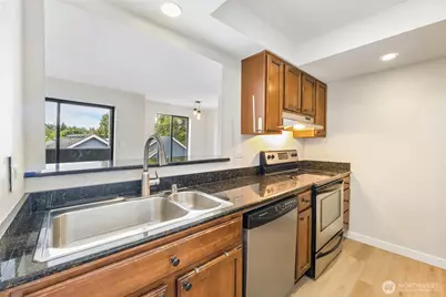 8816 Nesbit Avenue N #203, Seattle, WA 98103 - Photo 16