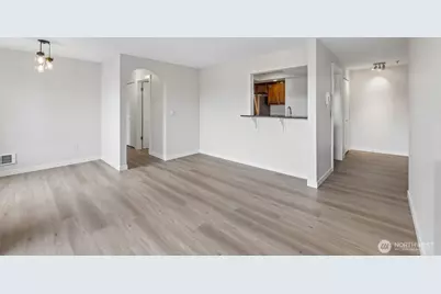8816 Nesbit Avenue N #203, Seattle, WA 98103 - Photo 10