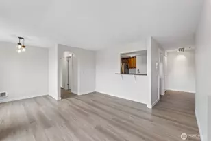 8816 Nesbit Ave N, Seattle, WA 98103 - Photo 10