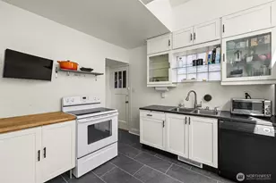 235 Percival St NW, Olympia, WA 98502 - Photo 18