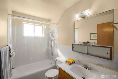 2822 14th Avenue W, Seattle, WA 98119 - Photo 20