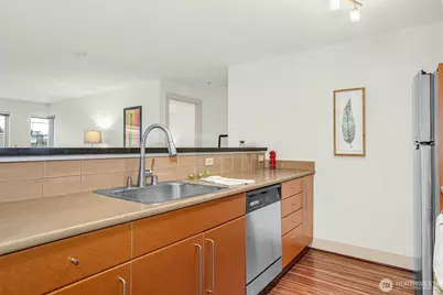 1550 Eastlake Avenue E #203, Seattle, WA 98102 - Photo 20