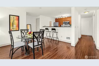 1550 Eastlake Avenue E #203, Seattle, WA 98102 - Photo 2