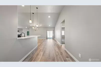 352 E Davis Street, Connell, WA 99326 - Photo 2