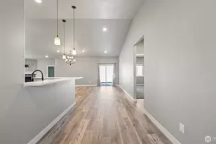 352 E Davis St, Connell, WA 99326 - Photo 2