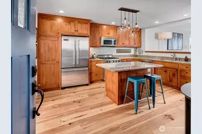 11262 Riviera Place NE, Seattle, WA 98125 - Photo 6