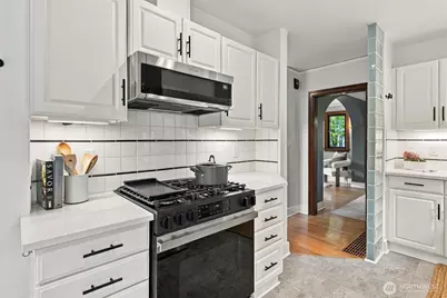 6545 Fauntleroy Way SW, Seattle, WA 98136 - Photo 16