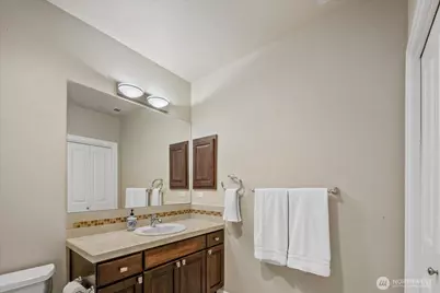 215 Ilwaco Place SE, Renton, WA 98059 - Photo 34