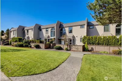 6527 106th Avenue NE #10, Kirkland, WA 98033 - Photo 2