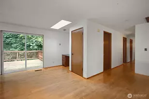19217 46th Ave NE, Lake Forest Park, WA 98155 - Photo 12